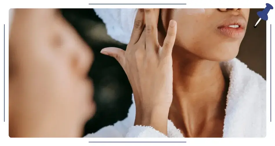 Smarowanie twarzy kremem