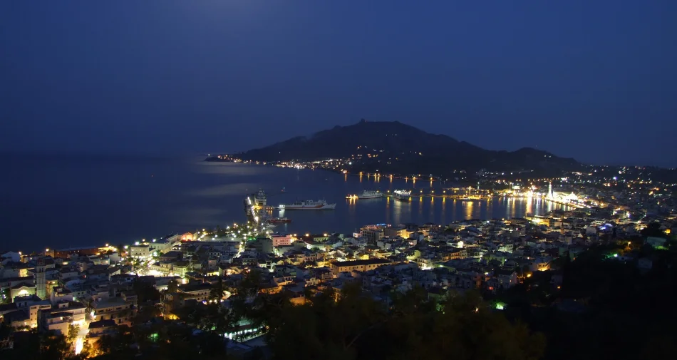 Panorama Zakynthos nocą 