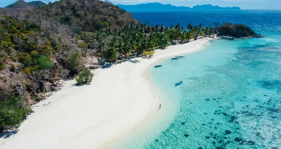 Wyspa Malcapuya na Filipinach, prowincja Coron. Zdjęcie lotnicze